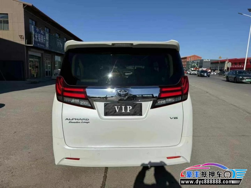 18年丰田埃尔法轿车抵押车出售