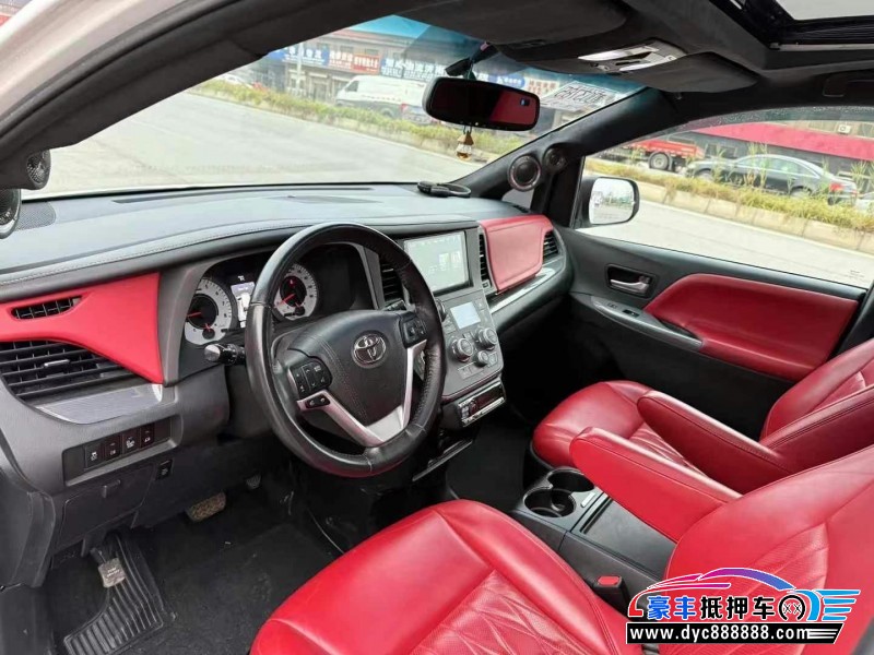 18年丰田塞纳轿车抵押车出售