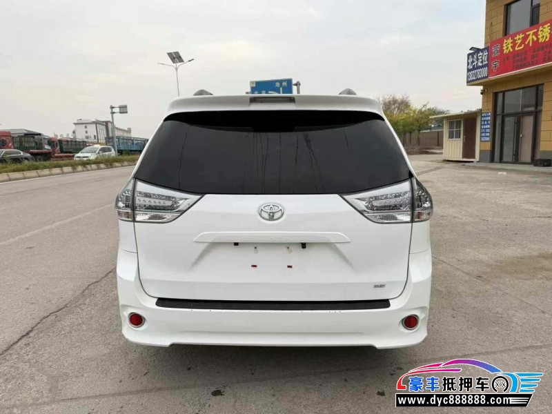 18年丰田塞纳轿车抵押车出售