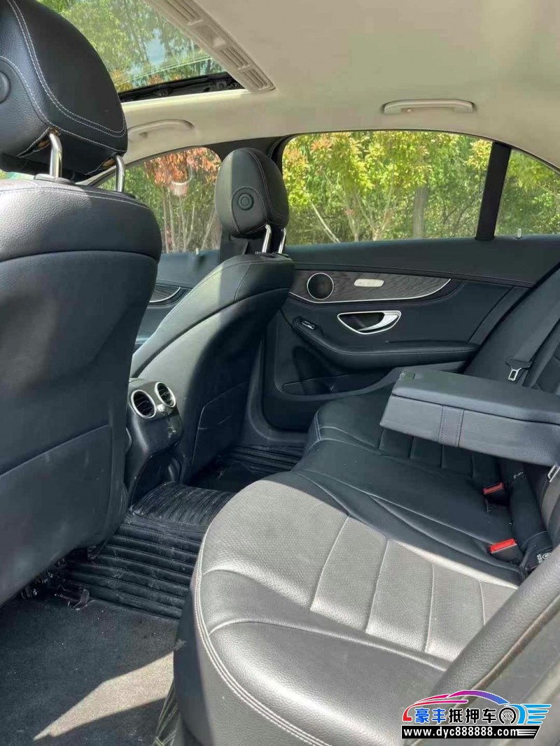 17年奔驰C轿车抵押车出售