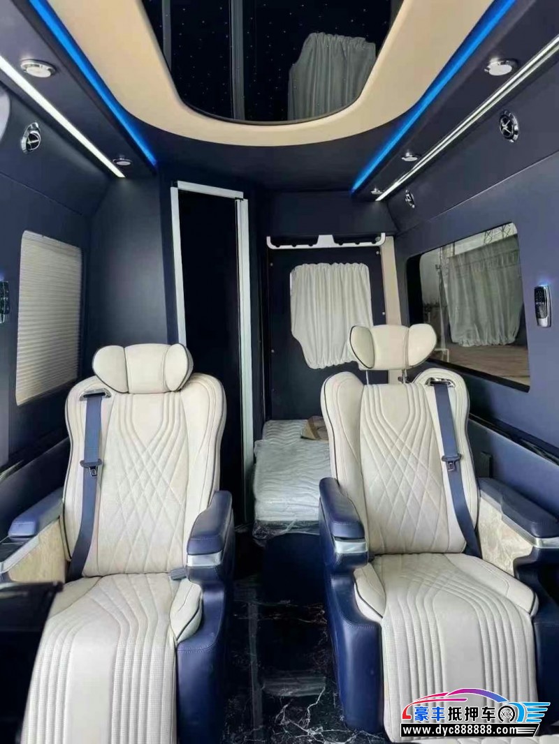 14年奔驰斯宾特轿车抵押车出售