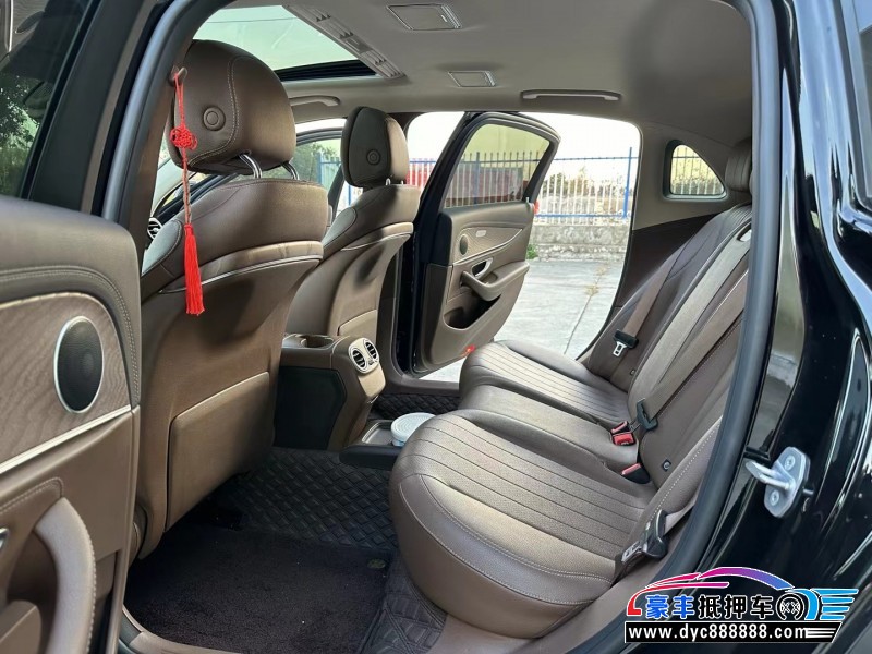 19年奔驰E轿车抵押车出售