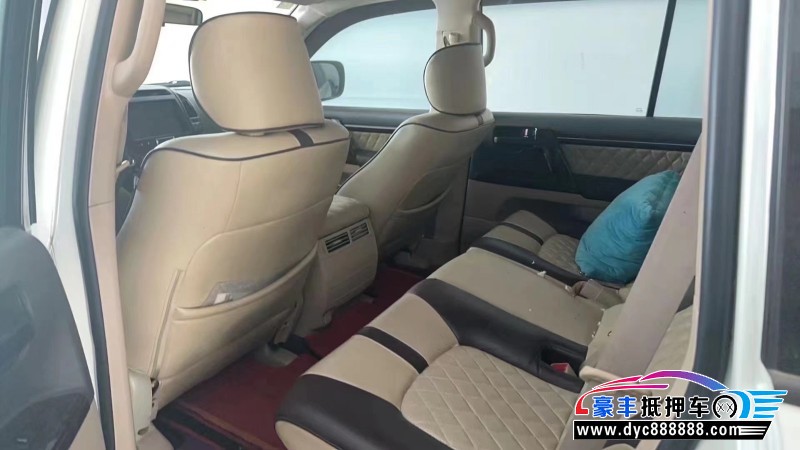 15年丰田兰德酷路泽（陆巡）轿车抵押车出售