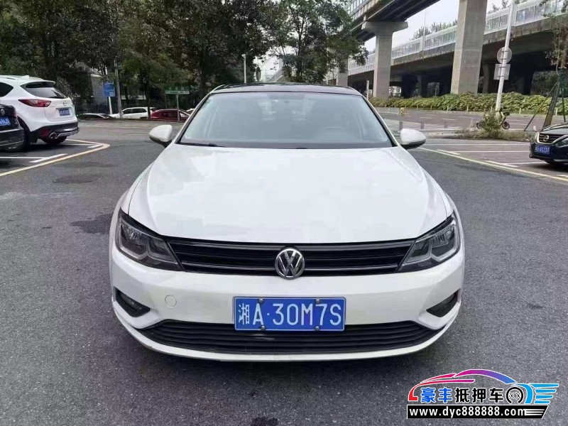17年大众凌渡轿车抵押车出售