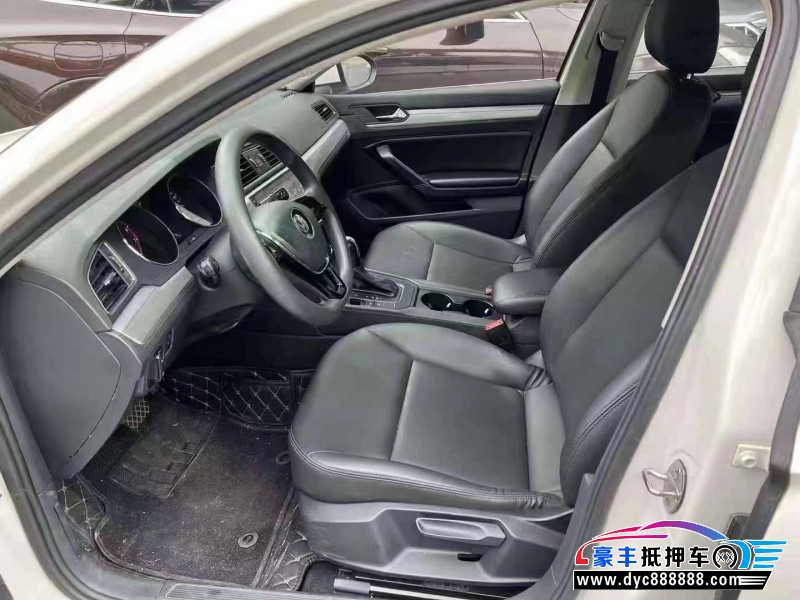 17年大众凌渡轿车抵押车出售