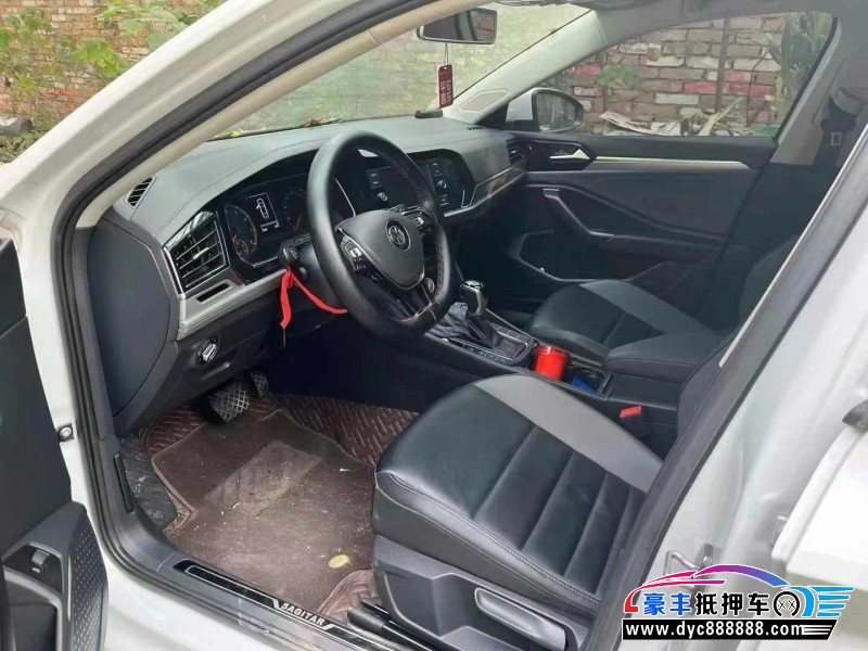 20年大众速腾轿车抵押车出售