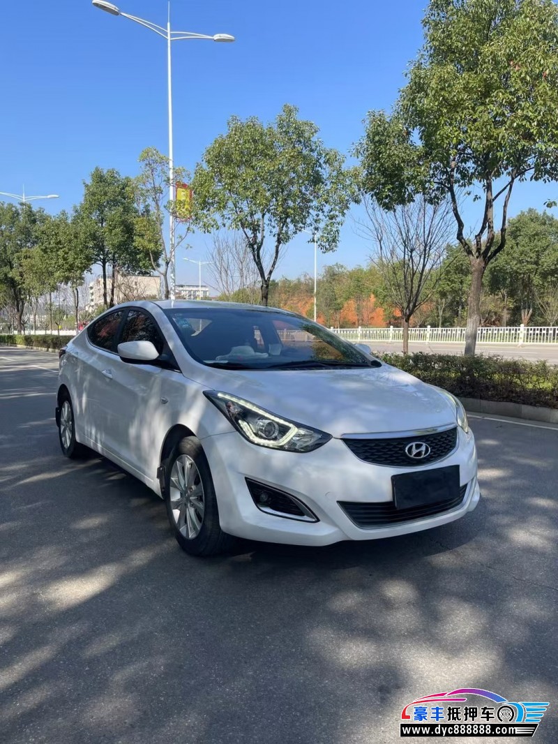 17年现代朗动轿车抵押车出售