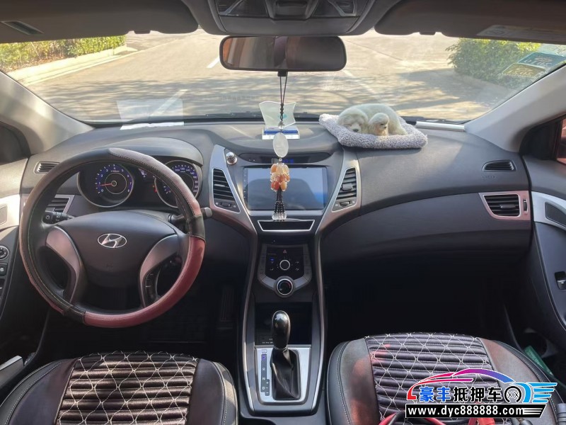 17年现代朗动轿车抵押车出售