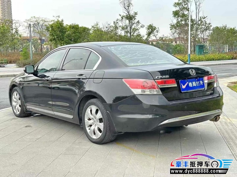 13年本田雅阁轿车抵押车出售