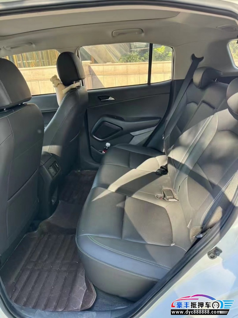 22年现代ix35轿车抵押车出售