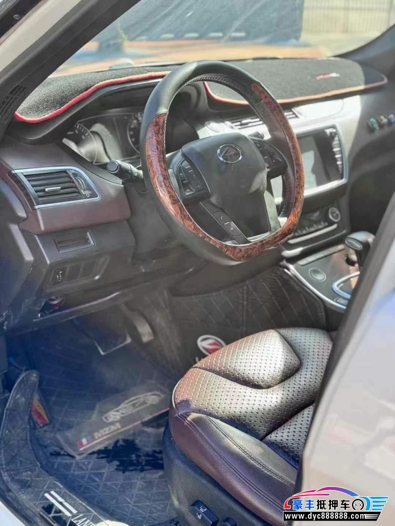 17年陆风X7轿车抵押车出售