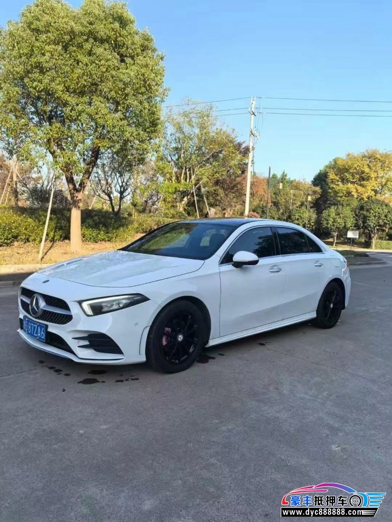 20年奔驰A轿车抵押车出售