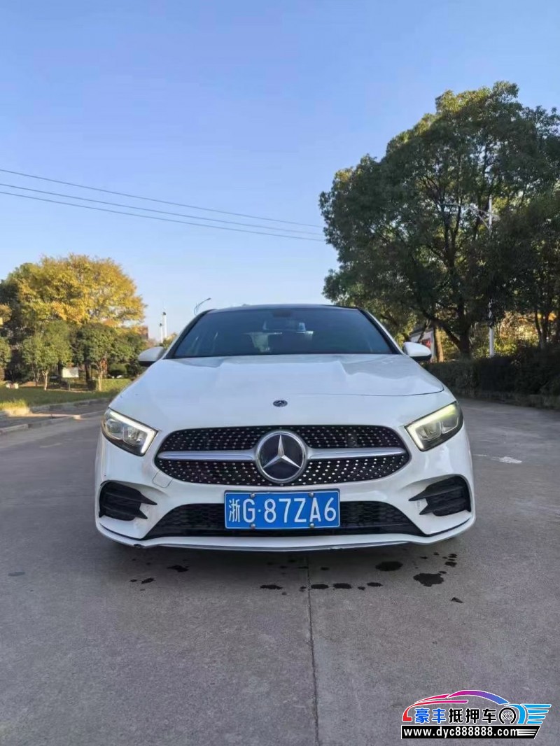 20年奔驰A轿车抵押车出售