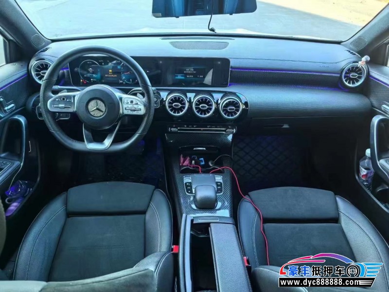 20年奔驰A轿车抵押车出售