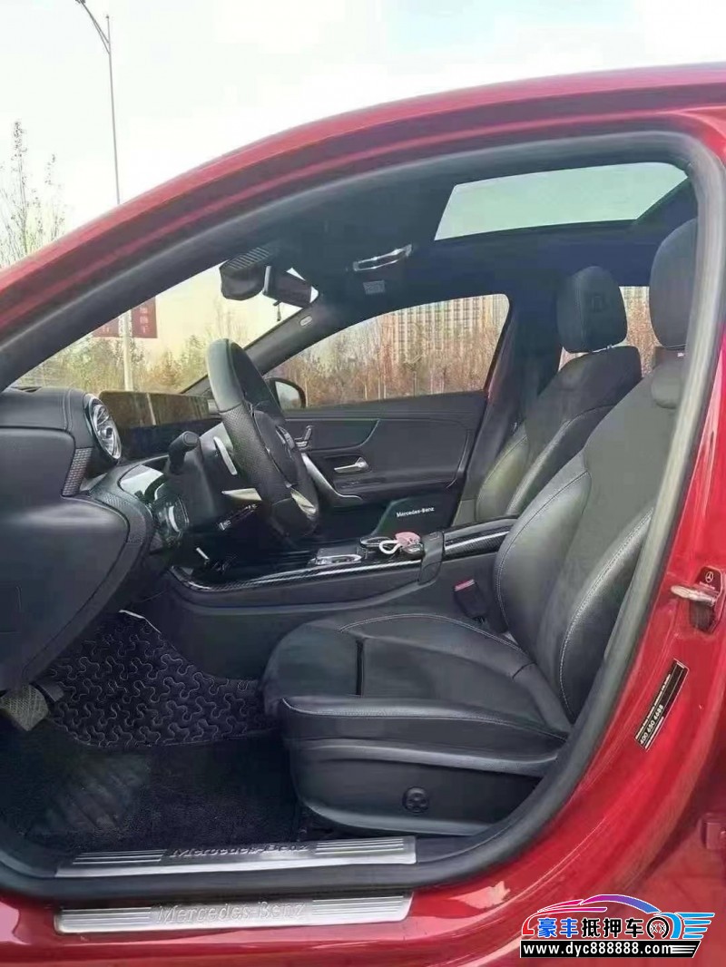 19年奔驰A轿车抵押车出售