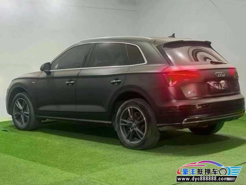 18年奥迪Q5轿车抵押车出售