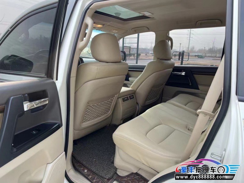 18年丰田兰德酷路泽（陆巡）轿车抵押车出售