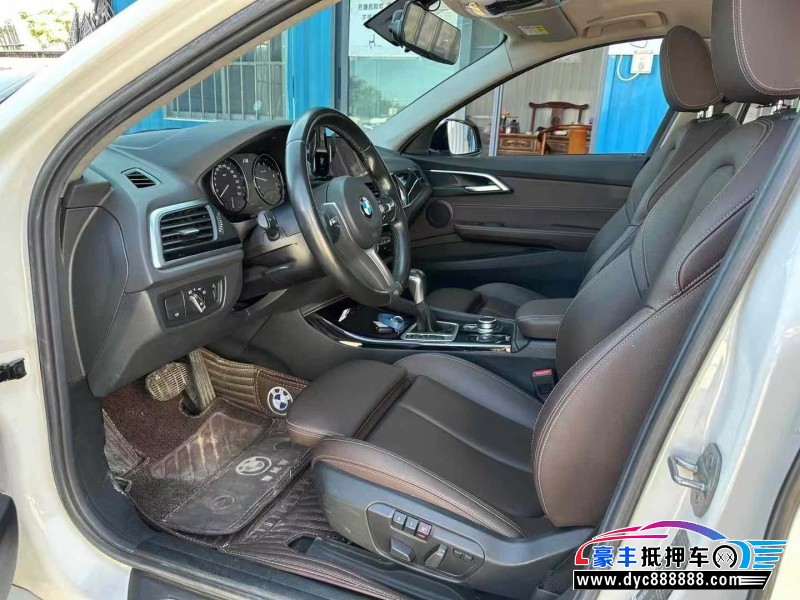 19年宝马1系轿车抵押车出售