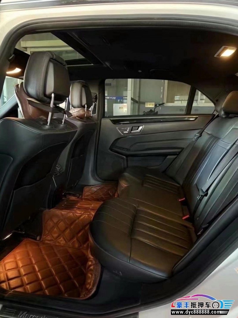 14年奔驰E轿车抵押车出售