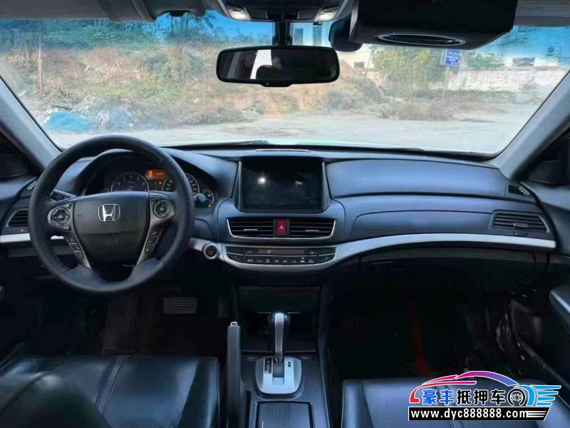 16年本田歌诗图轿车抵押车出售