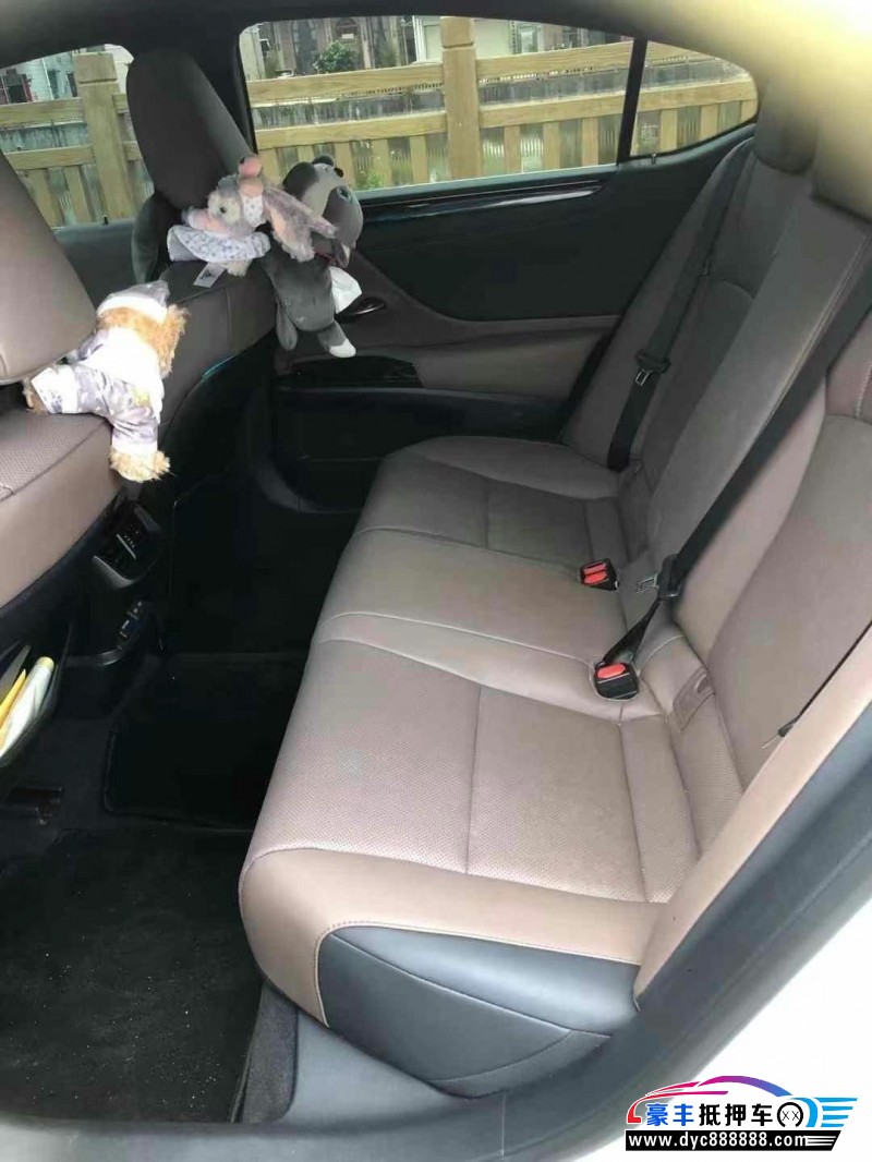 23年雷克萨斯ES轿车抵押车出售