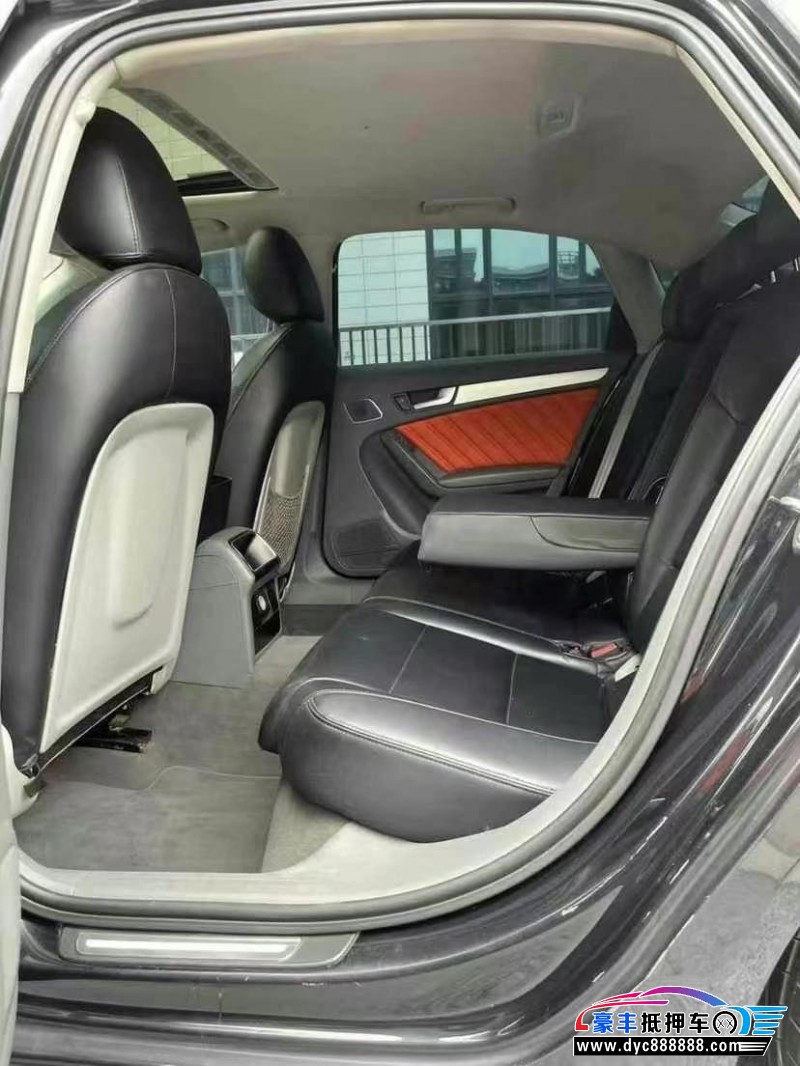 13年奥迪A4L轿车抵押车出售