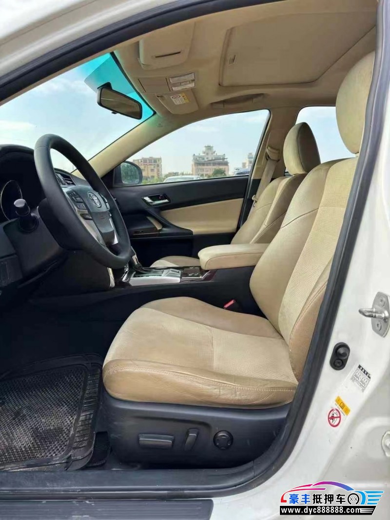 15年丰田锐志轿车抵押车出售