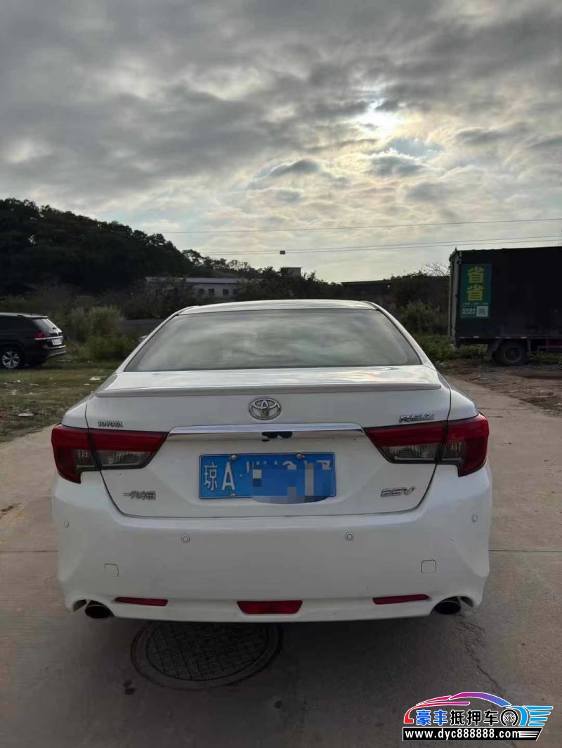 15年丰田锐志轿车抵押车出售