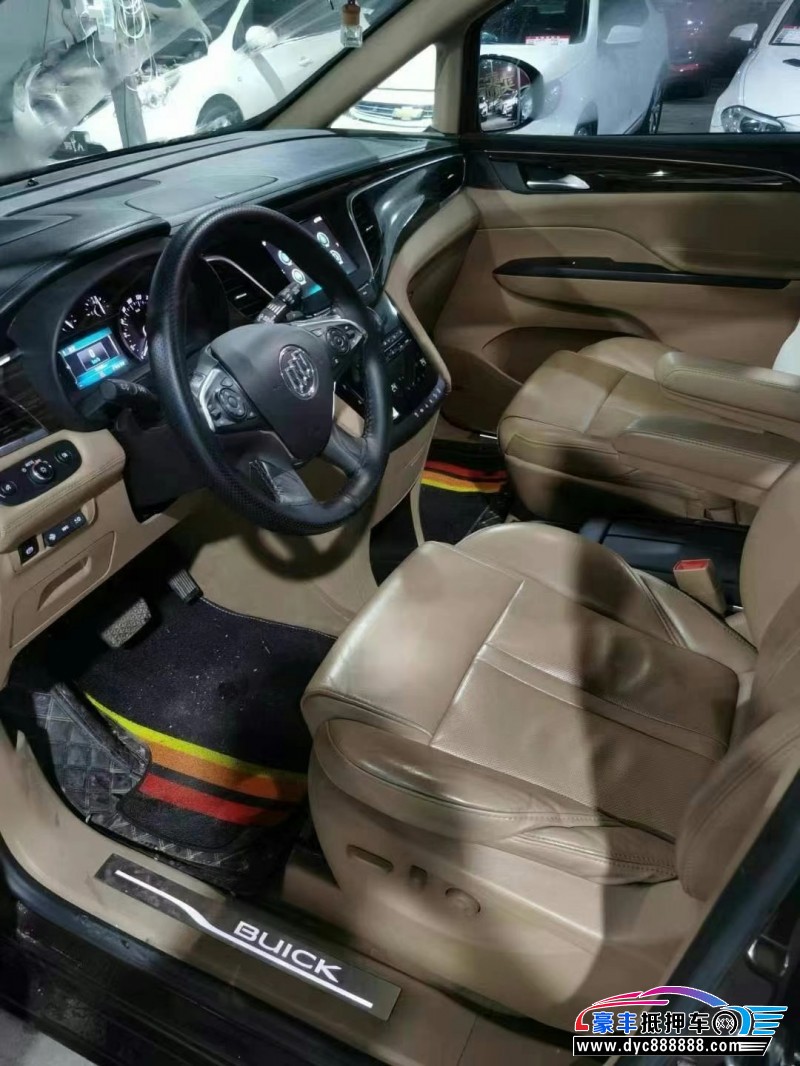 17年别克GL8轿车抵押车出售