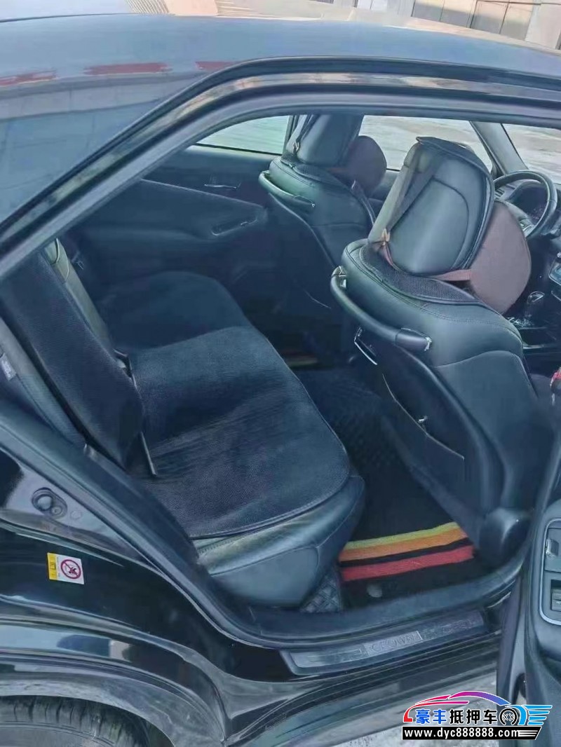 15年丰田皇冠(进口)轿车抵押车出售