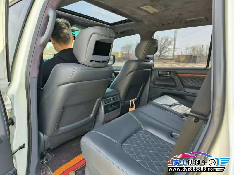 13年丰田兰德酷路泽（陆巡）轿车抵押车出售