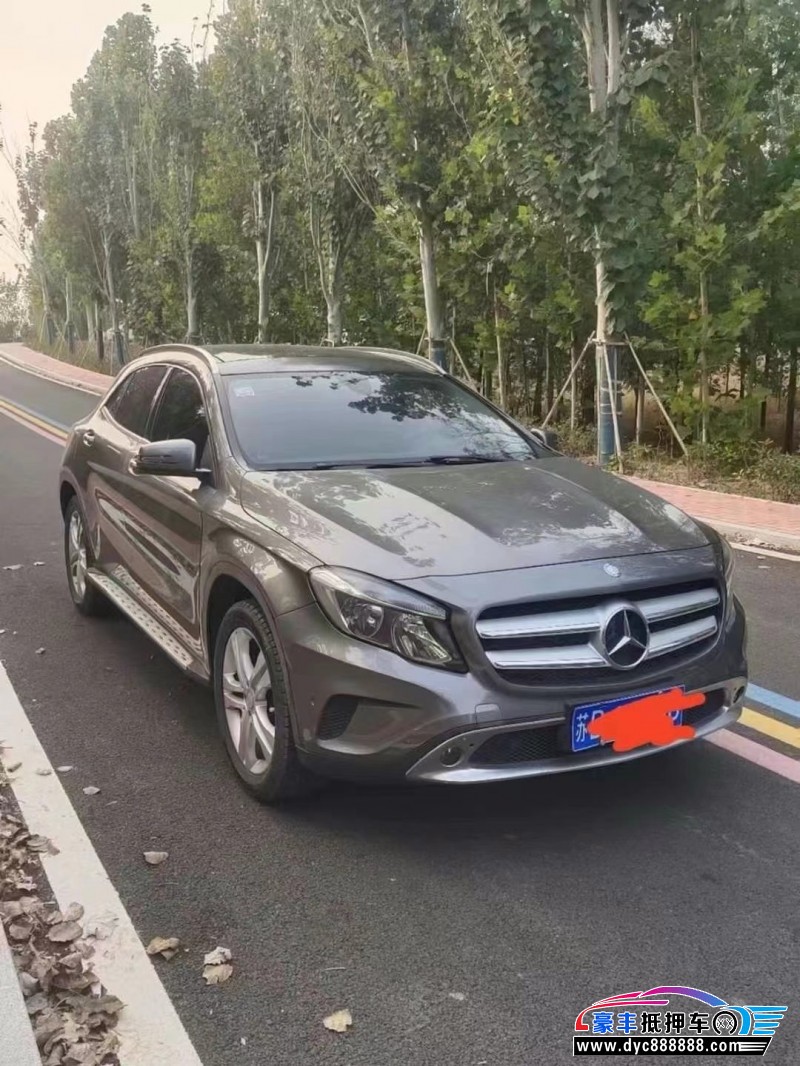 16年奔驰GLA轿车抵押车出售