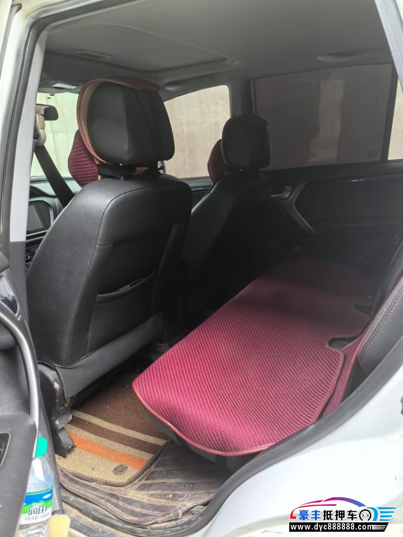 17年奇瑞瑞虎3轿车抵押车出售