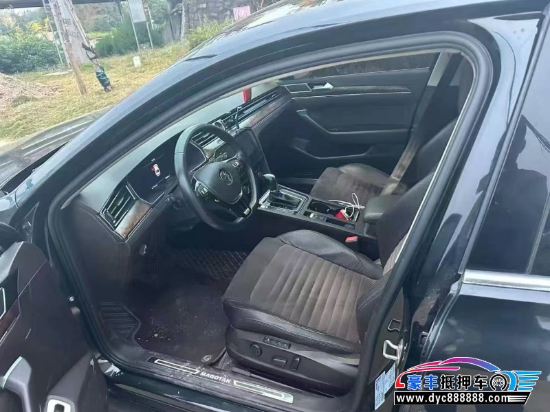 18年大众迈腾轿车抵押车出售