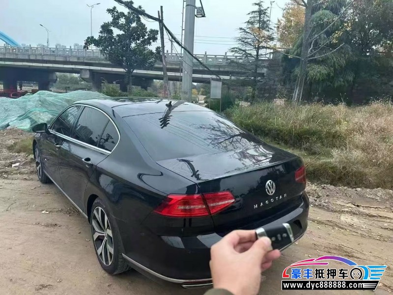 18年大众迈腾轿车抵押车出售