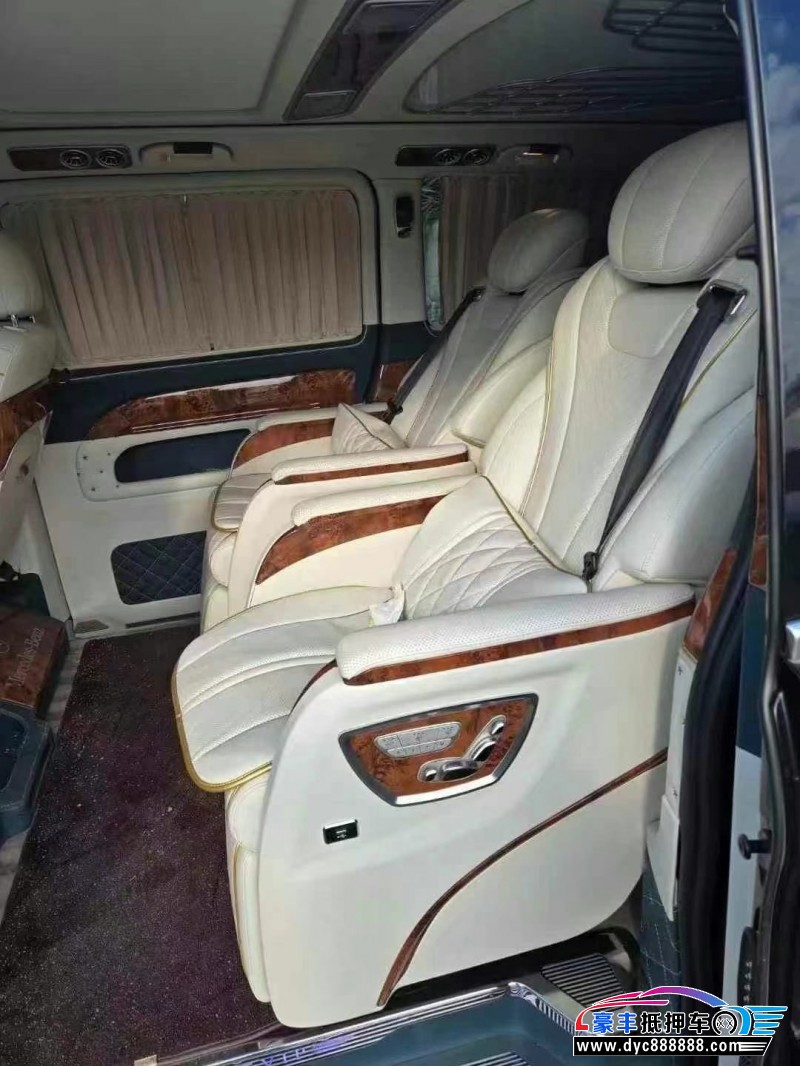 24年奔驰威霆轿车抵押车出售