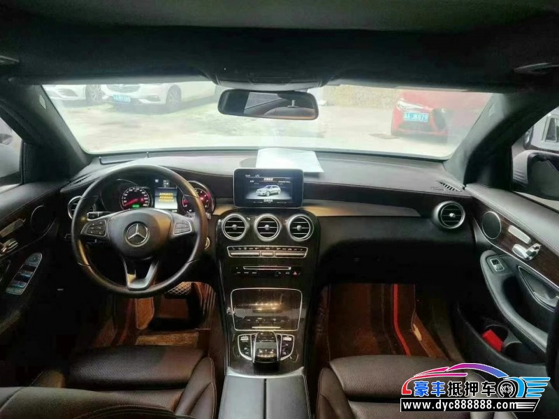 19年奔驰GLC轿车抵押车出售