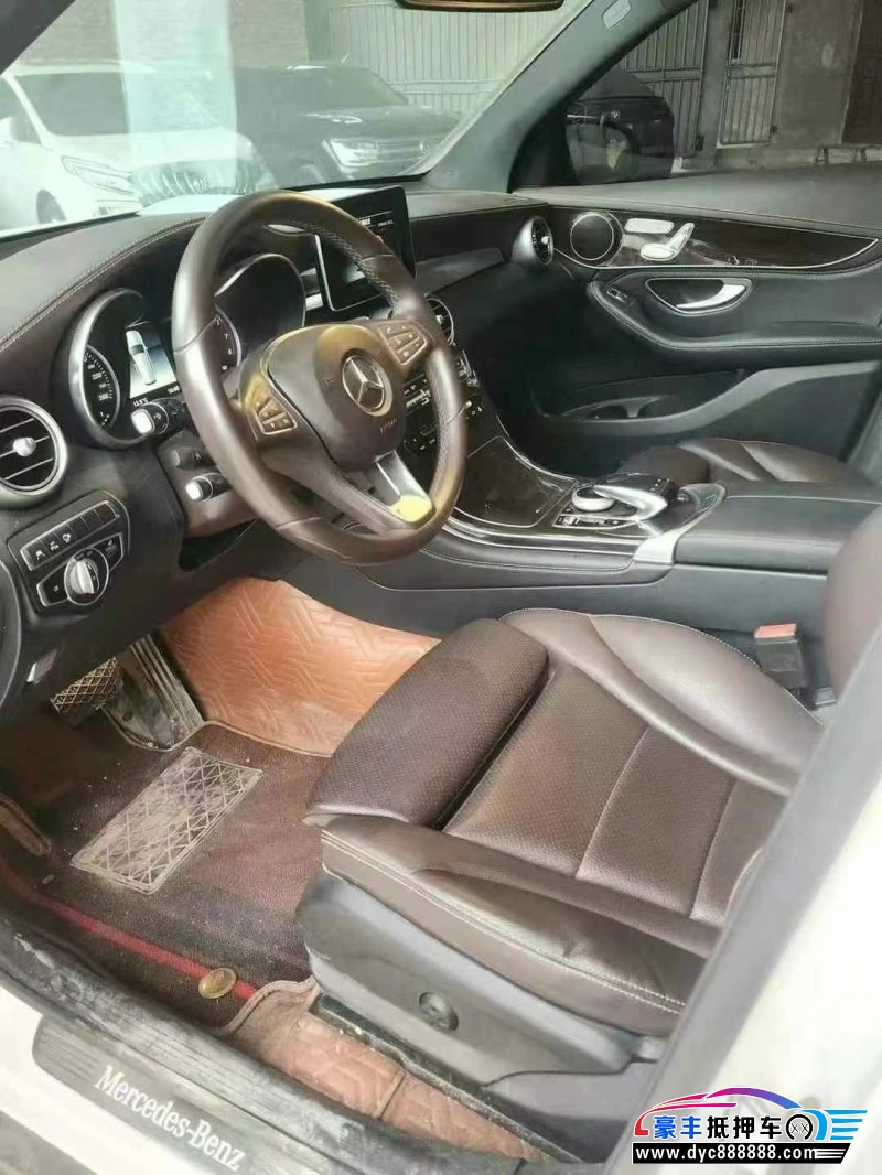 19年奔驰GLC轿车抵押车出售