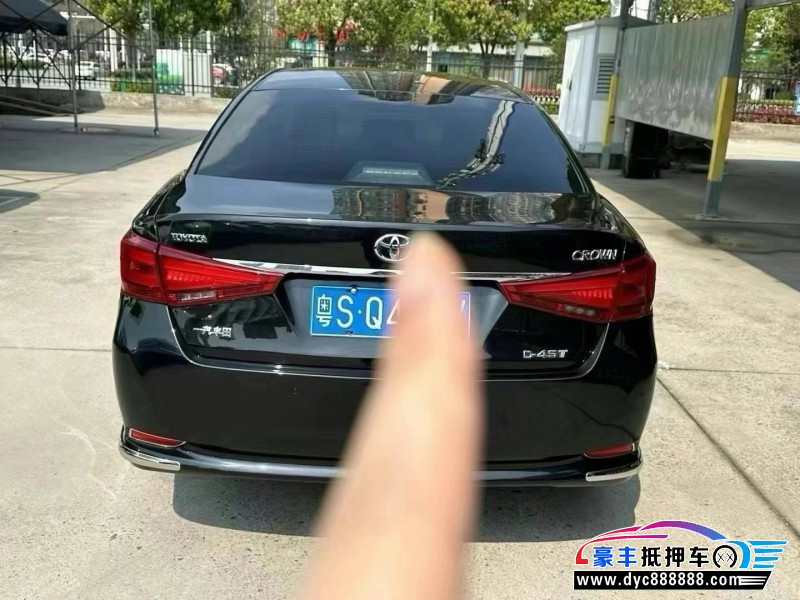 17年丰田皇冠轿车抵押车出售