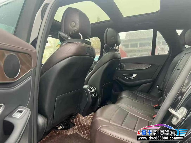 18年奔驰GLC轿车抵押车出售