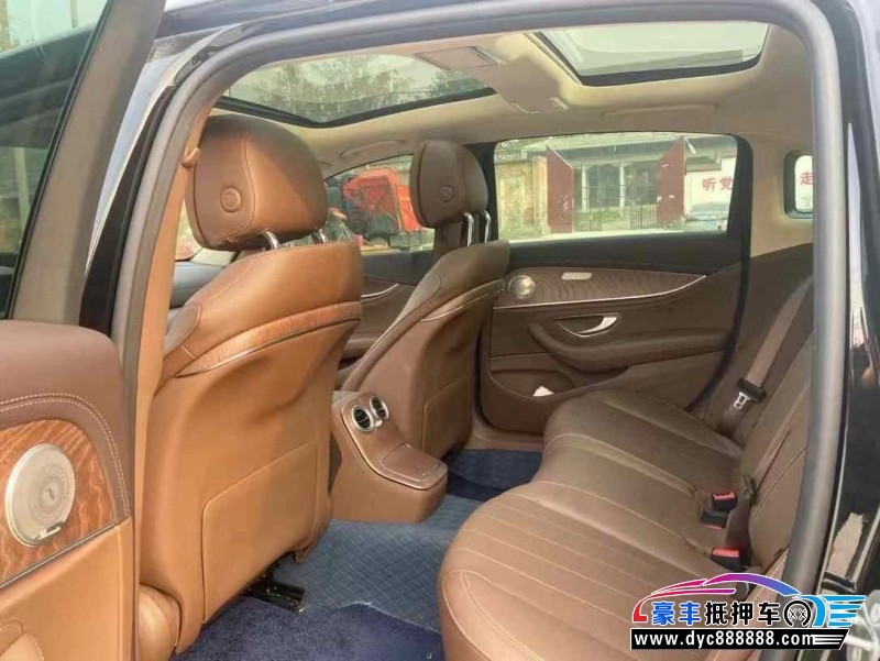 22年奔驰E轿车抵押车出售