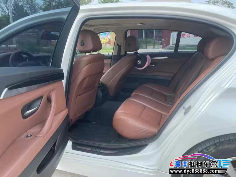 17年宝马5系轿车抵押车出售