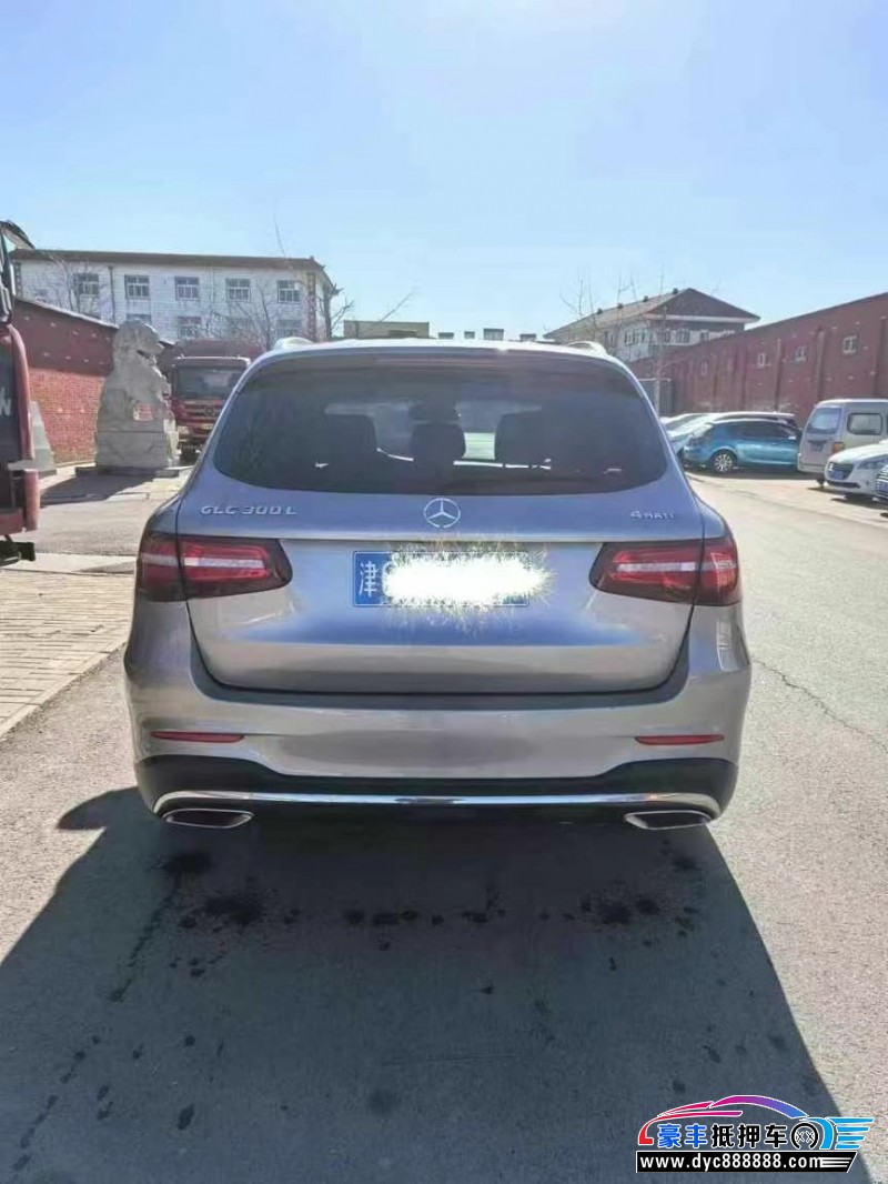 18年奔驰GLC轿车抵押车出售