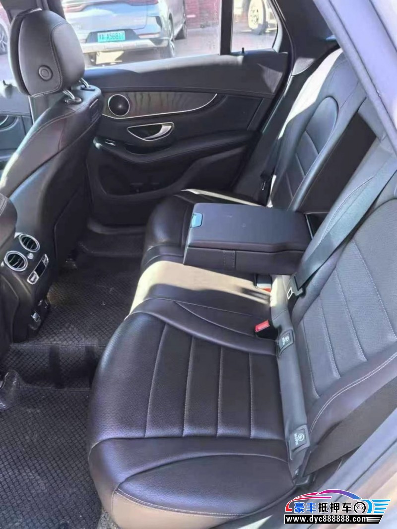 18年奔驰GLC轿车抵押车出售