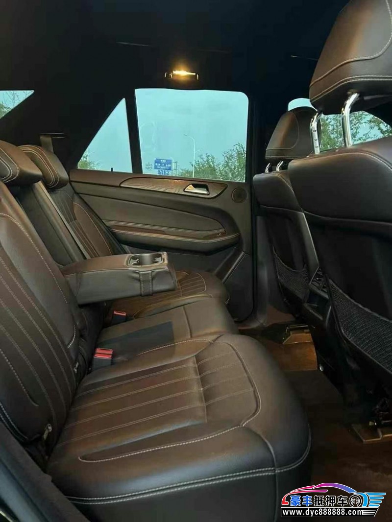 17年奔驰GLE轿车抵押车出售