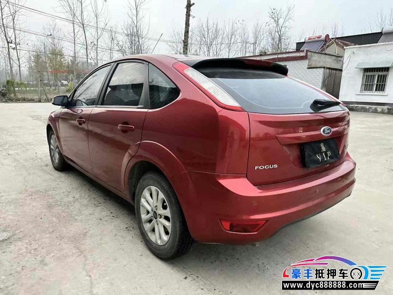 15年福特福克斯轿车抵押车出售