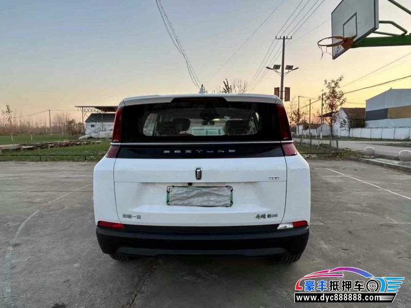 23年奔腾E05轿车抵押车出售