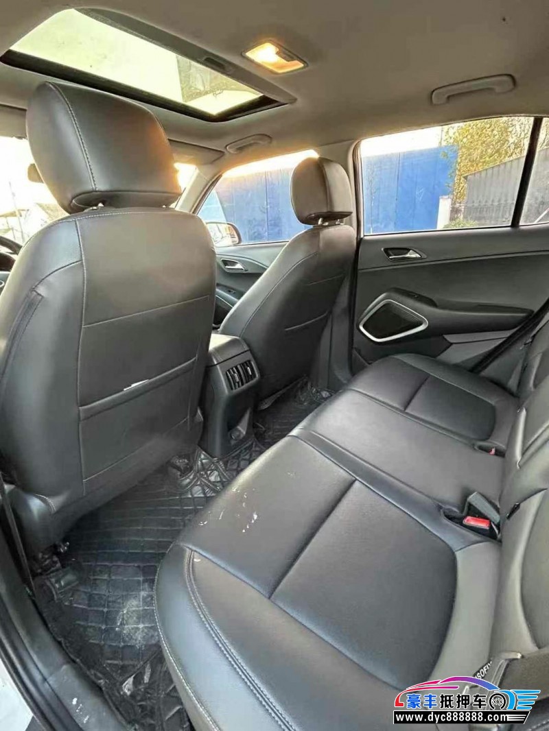 19年现代ix35轿车抵押车出售