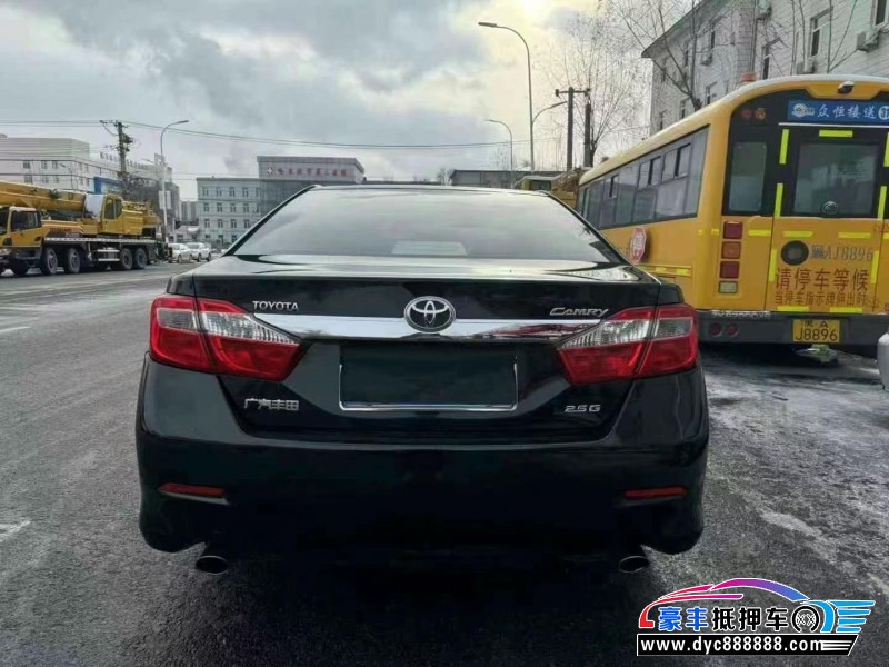 12年丰田凯美瑞轿车抵押车出售