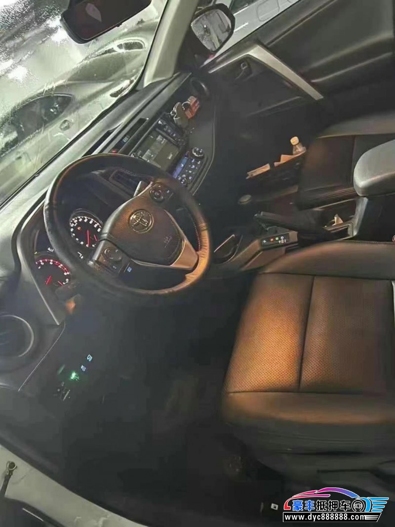 19年丰田RAV4轿车抵押车出售